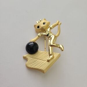 Signed 80s Danecraft Vintage Bowling Cat Kitty Brooch Pin Gold Tone Black Enamel